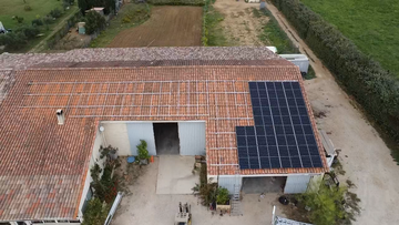 Pose de panneaux photovoltaïques à Générac