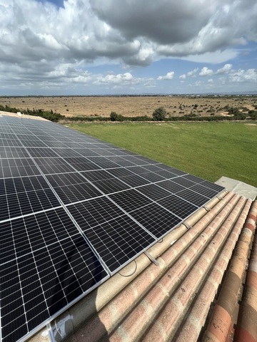 Pose de panneaux photovoltaïques à Lunel