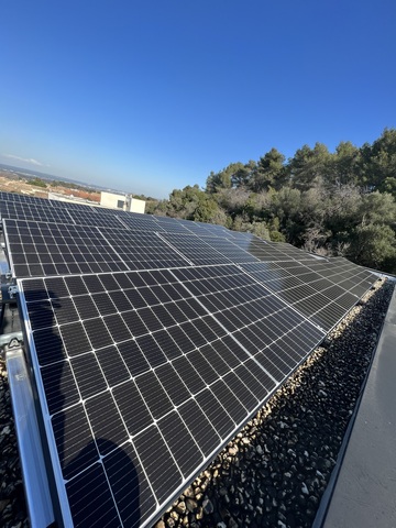 Pose de panneaux photovoltaïques à Nîmes