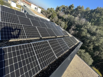 Pose de panneaux photovoltaïques à Nîmes