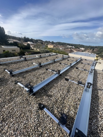 Pose de panneaux photovoltaïques à Nîmes